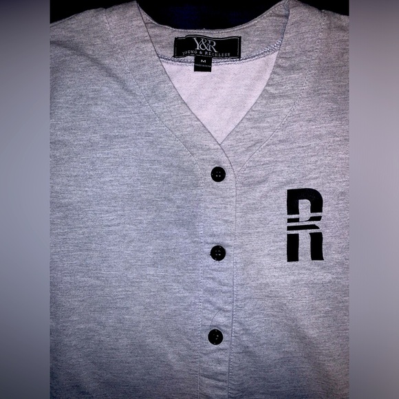 Young & Reckless | Short Sleeve | Button Up | Size: M - Picture 3 of 4